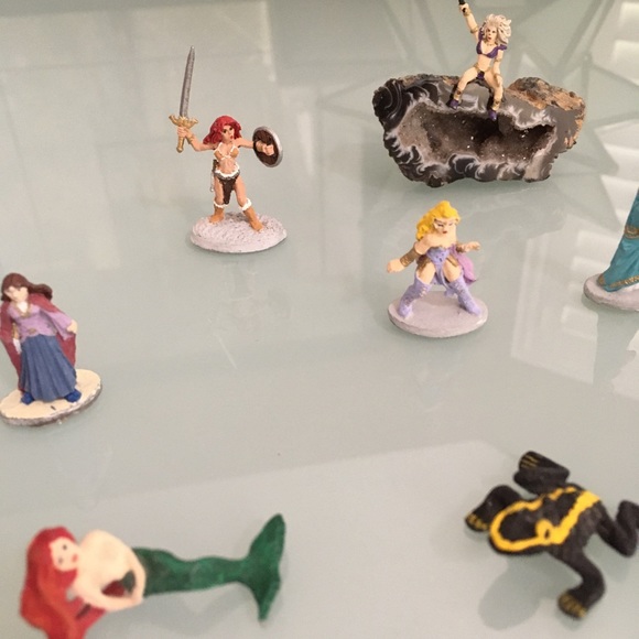 Lot of 12 painted figurines - Picture 2 of 9